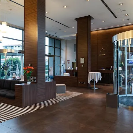 Western Monza E Brianza Palace 4*